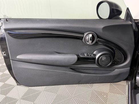 Used 2015 MINI Cooper 2-Door Hardtop image 13