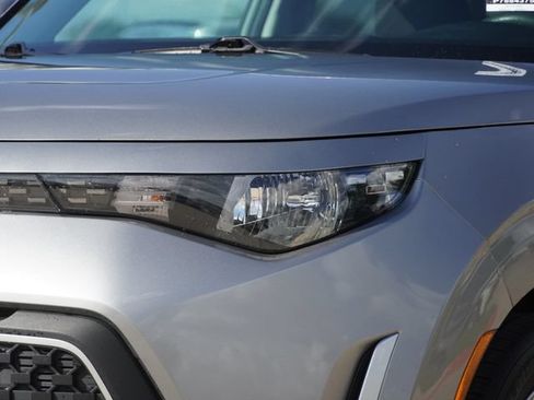 Used 2023 Kia Soul LX w/ Option Group 015 FWD image 4