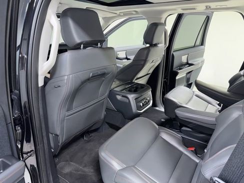 Used 2025 Ford Expedition Active image 26