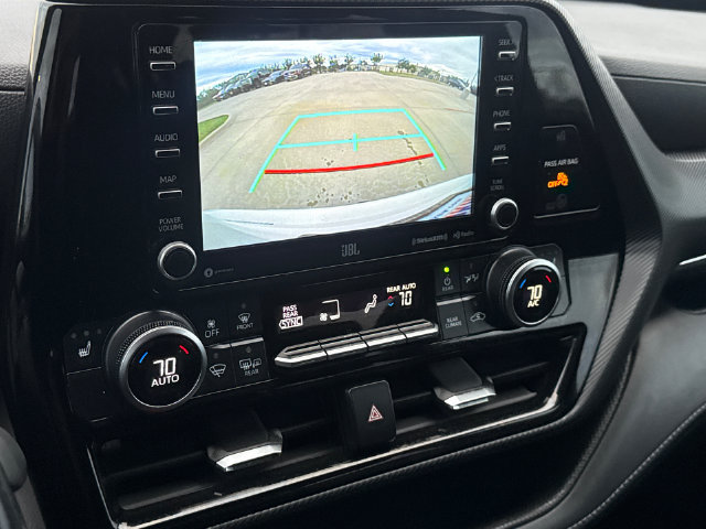 Used 2021 Toyota Highlander XSE FWD image 24