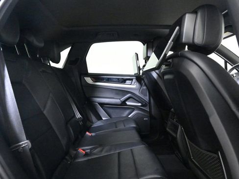Used 2024 Porsche Cayenne image 20