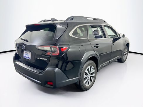 Used 2023 Subaru Outback Premium image 5