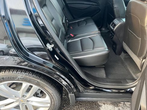 Used 2018 Chevrolet Equinox Premier FWD image 17