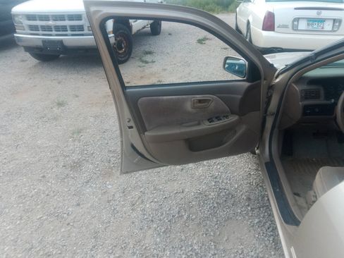 Used 1998 Toyota Camry LE FWD image 23
