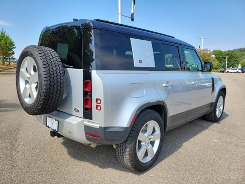 Used 2020 Land Rover Defender 110 First Edition image 26
