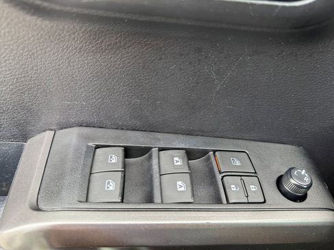 Used 2021 Toyota Tacoma TRD Off-Road AWD/4WD image 24