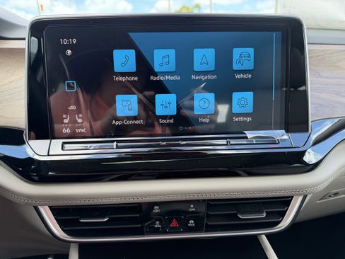 New 2026 Volkswagen Atlas SE FWD image 18