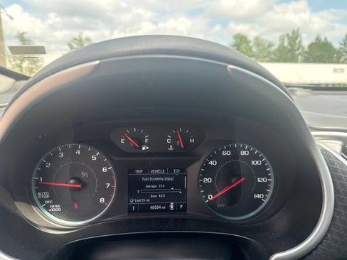Used 2025 Chevrolet Malibu LT FWD image 14
