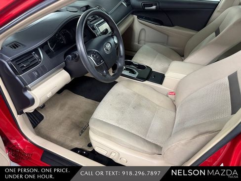 Used 2013 Toyota Camry LE FWD image 17