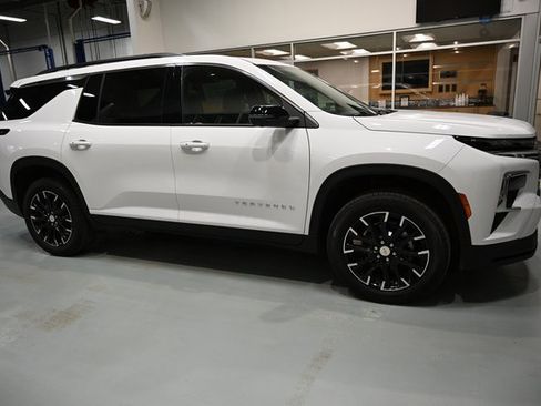 New 2026 Chevrolet Traverse LT w/ Sun and Wheel Package image 4