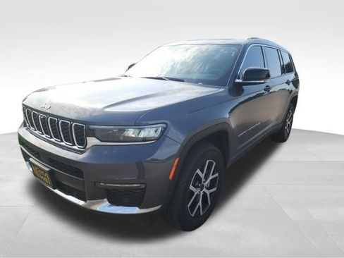 Used 2023 Jeep Grand Cherokee L Limited w/ Luxury Tech Group II AWD/4WD image 7