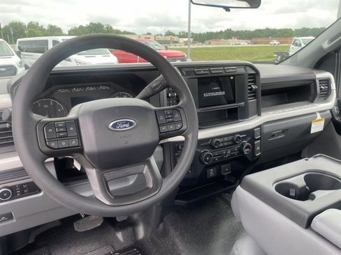 New 2024 Ford F550 4x4 Regular Cab Super Duty image 32