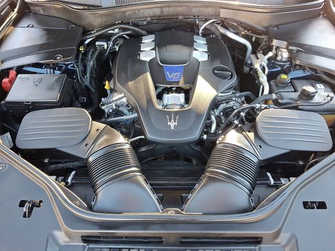 Used 2020 Maserati Levante S GranLusso image 30