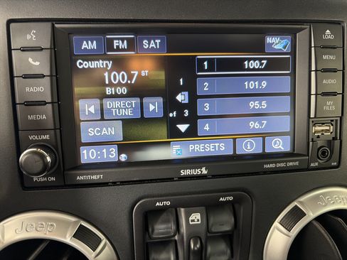 Used 2018 Jeep Wrangler Unlimited Sahara AWD/4WD image 18