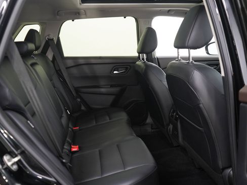 Used 2023 Nissan Rogue SV w/ SV Premium B Package AWD/4WD image 12