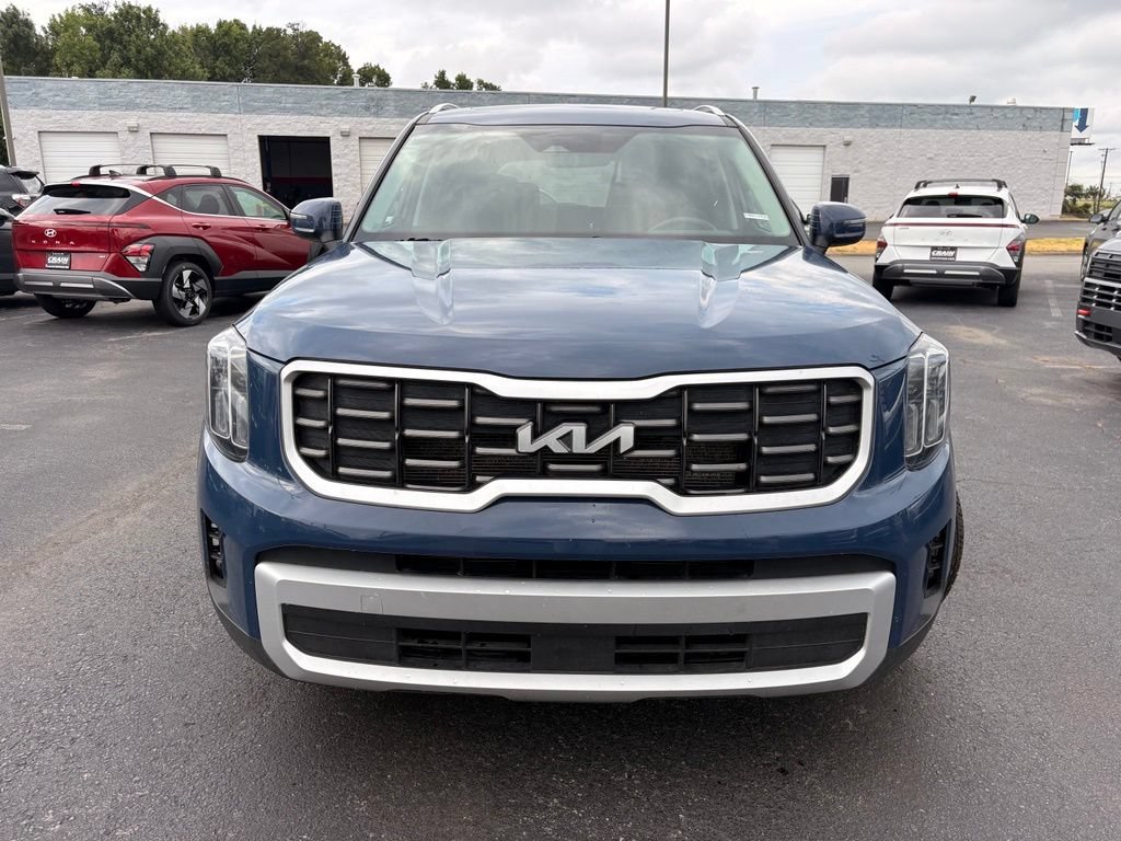 Used 2025 Kia Telluride S AWD/4WD image 2