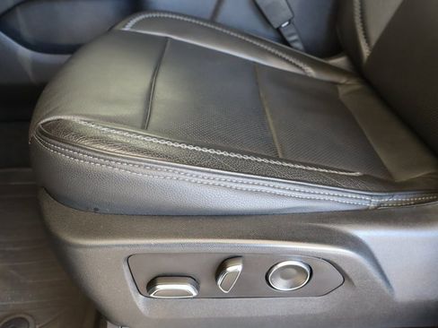 Used 2021 GMC Yukon Denali w/ Denali Premium Package image 17