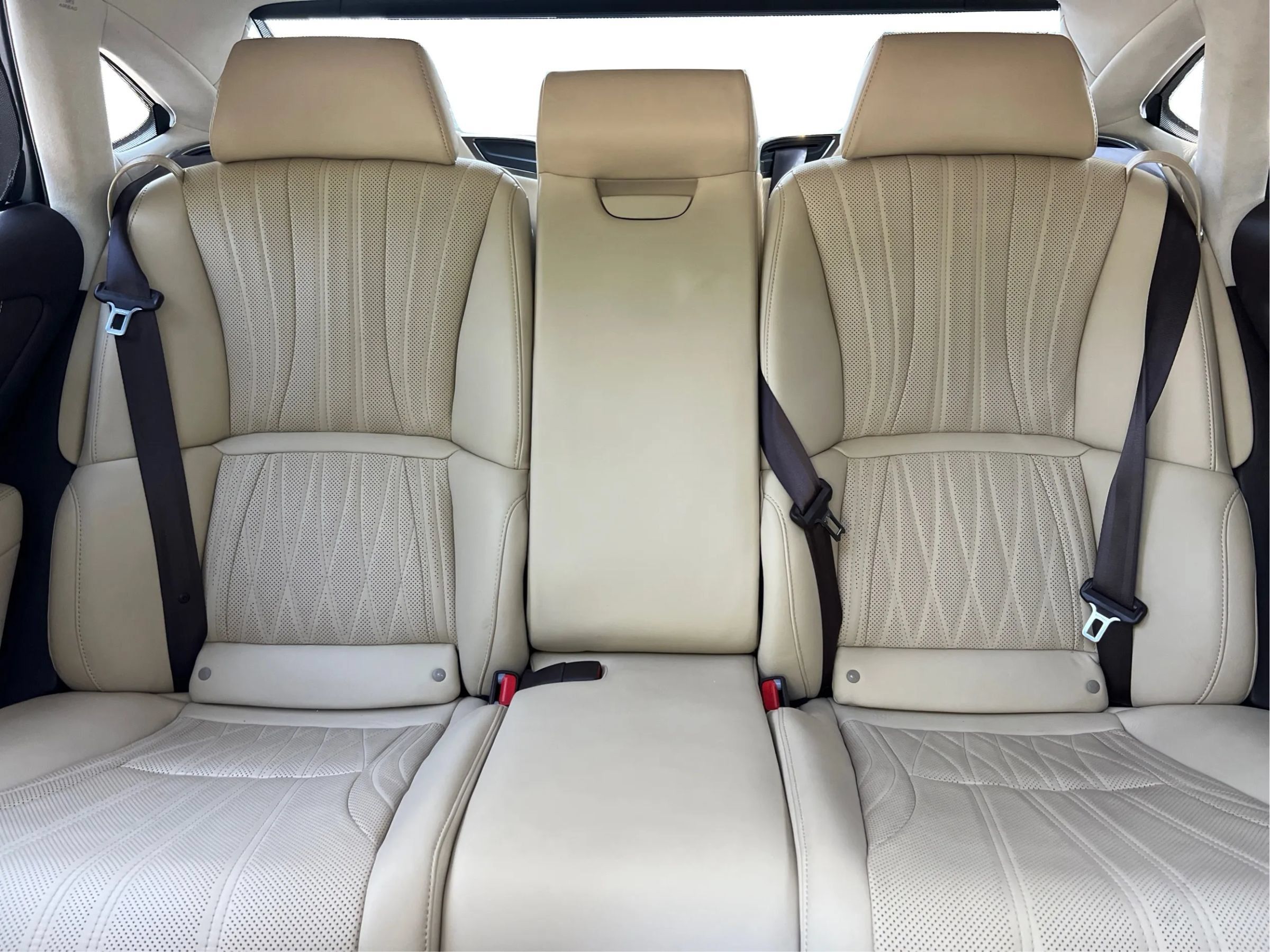 Used 2018 Lexus LS 500 w/ Luxury Package RWD image 19