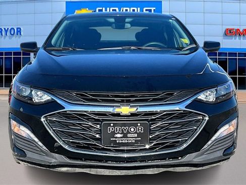 Used 2021 Chevrolet Malibu LT image 2