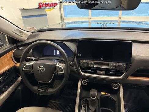 Used 2024 Toyota Grand Highlander Limited image 23