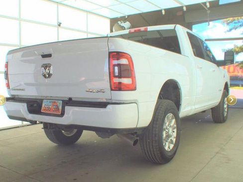 Used 2024 RAM 2500 Laramie AWD/4WD image 3