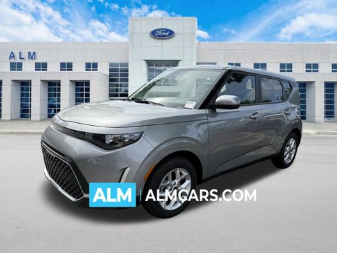 Used 2025 Kia Soul LX w/ LX Technology Package FWD image 1