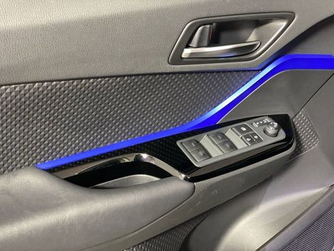 Used 2021 Toyota C-HR XLE image 28