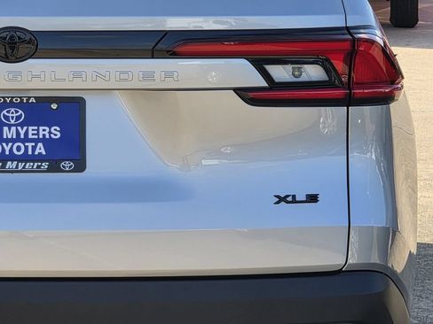 Used 2026 Toyota Grand Highlander FWD image 9