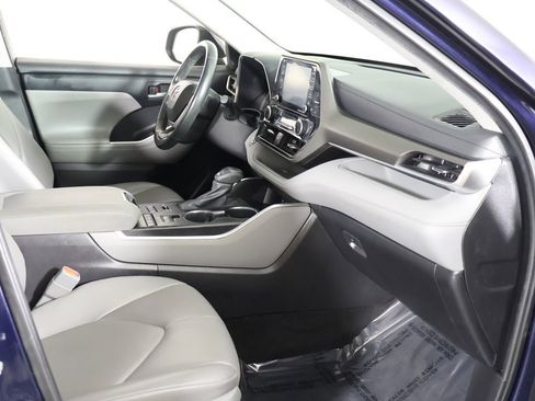 Used 2022 Toyota Highlander XLE image 26