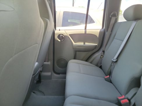 Used 2006 Jeep Liberty Sport AWD/4WD image 9