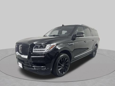 Used 2021 Lincoln Navigator L Reserve AWD/4WD image 2