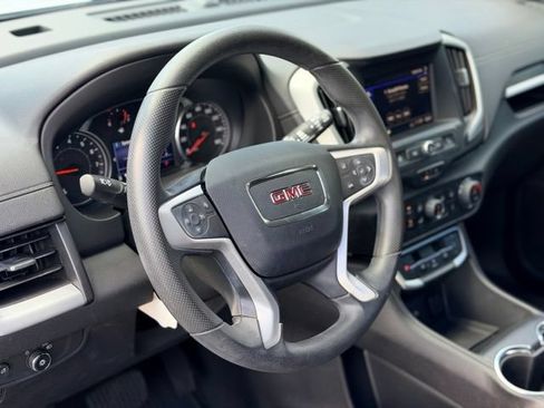 Used 2023 GMC Terrain SLE w/ Driver Convenience Package FWD image 9