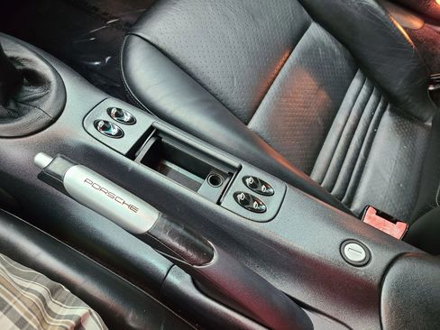 Used 1999 Porsche 911 Carrera 4 image 32