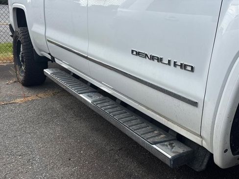 Used 2017 GMC Sierra 2500 Denali w/ Duramax Plus Package AWD/4WD image 8