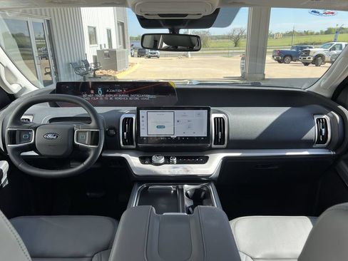 New 2026 Ford Expedition Active RWD image 28