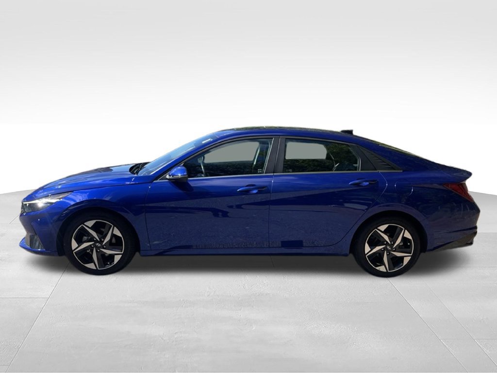Used 2022 Hyundai Elantra Limited FWD image 2