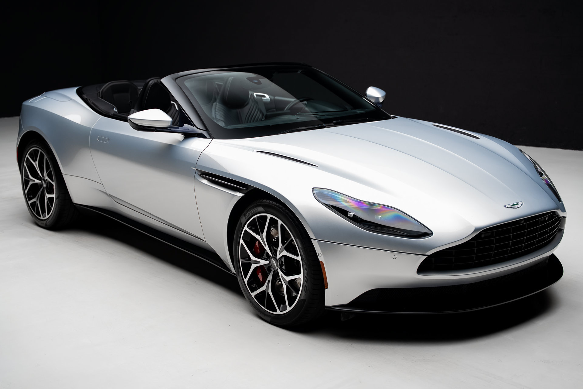 Used 2019 Aston Martin DB11 Volante RWD image 41