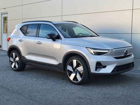 Used 2023 Volvo XC40 Recharge Ultimate image 6
