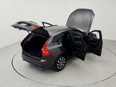Used 2025 Volvo XC60 B5 Plus AWD/4WD image 39
