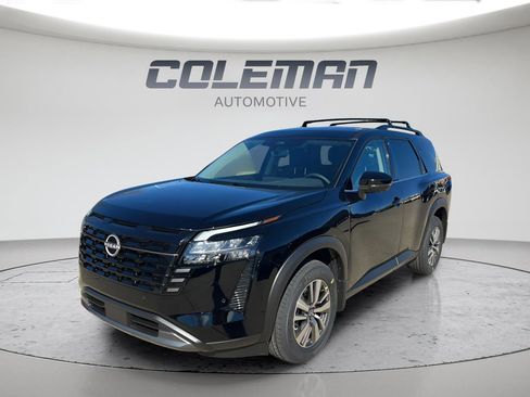 New 2026 Nissan Pathfinder SL image 1