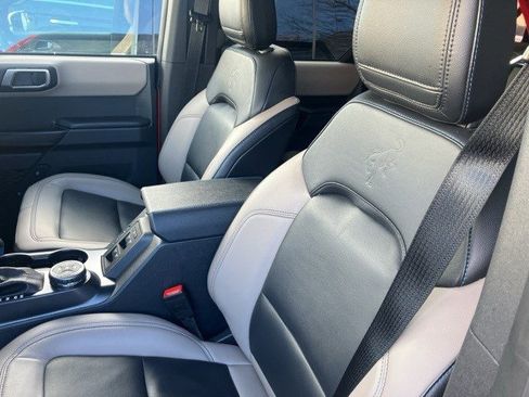 Used 2024 Ford Bronco Wildtrak image 9