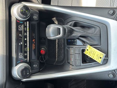 Used 2022 Toyota RAV4 XLE Premium FWD image 38