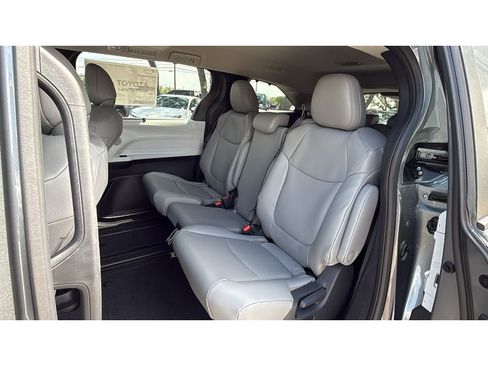 New 2026 Toyota Sienna XLE FWD image 22