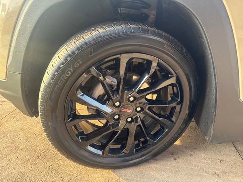 Certified 2023 GMC Terrain SLE w/ Driver Convenience Package image 24