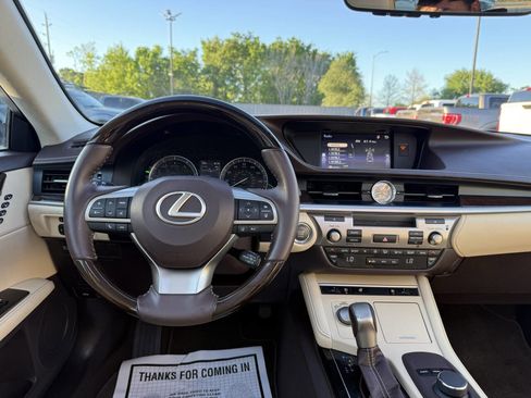 Used 2018 Lexus ES 350 w/ Premier Package FWD image 21