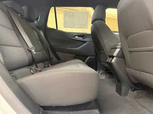Used 2025 Chevrolet Equinox LT AWD/4WD image 22