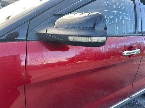 Used 2013 Ford Explorer XLT image 11