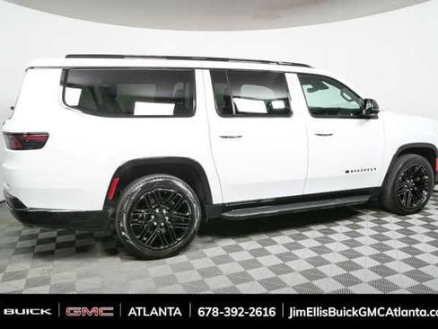 Used 2024 Jeep Wagoneer L Series II w/ Convenience Group I AWD/4WD image 2