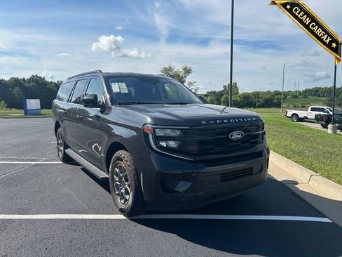 Used 2025 Ford Expedition Max Active RWD image 14