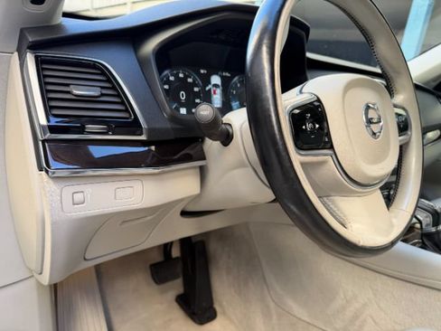 Used 2016 Volvo XC90 T6 Momentum AWD/4WD image 28